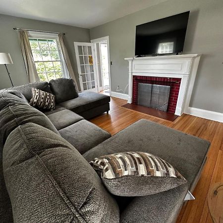 Cute Cape Cod Style Home 핏츠필드 외부 사진