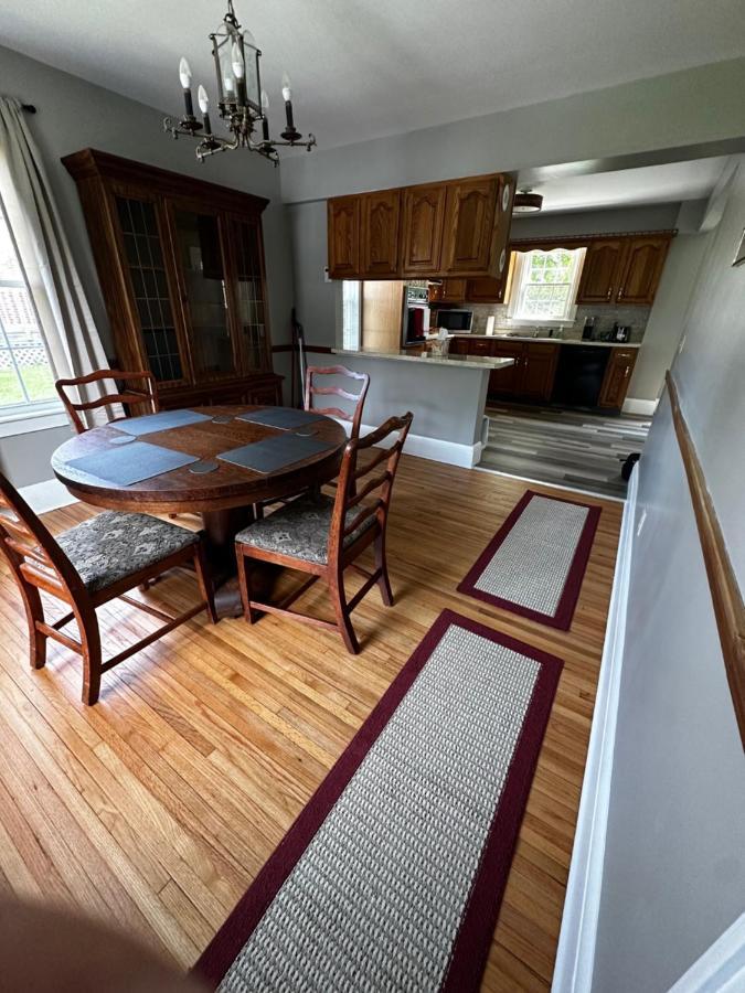 Cute Cape Cod Style Home 핏츠필드 외부 사진