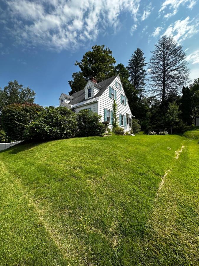 Cute Cape Cod Style Home 핏츠필드 외부 사진